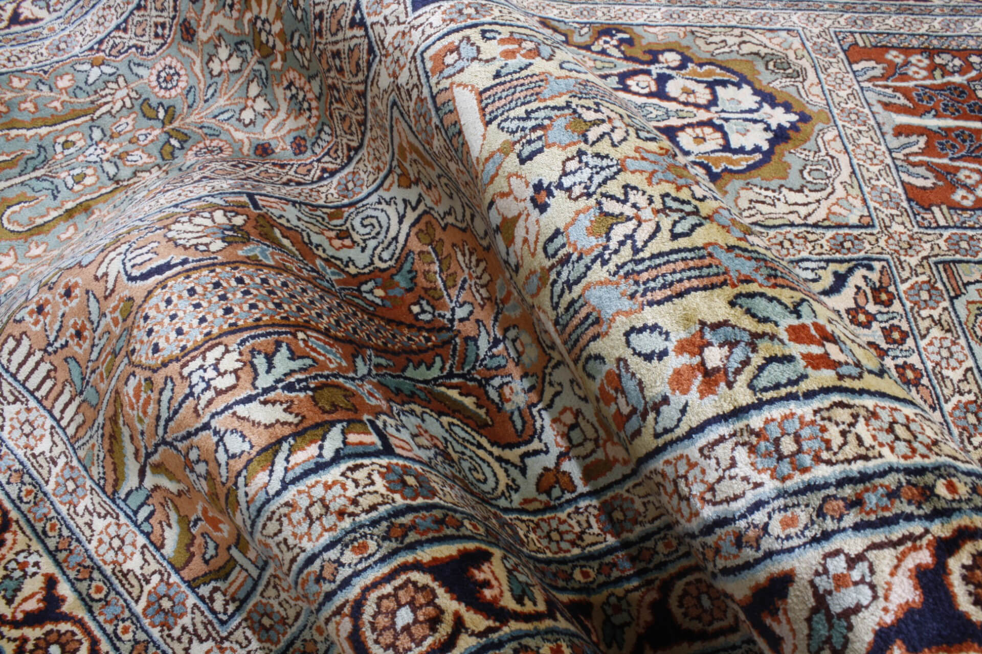 Kashmir Silk Royal