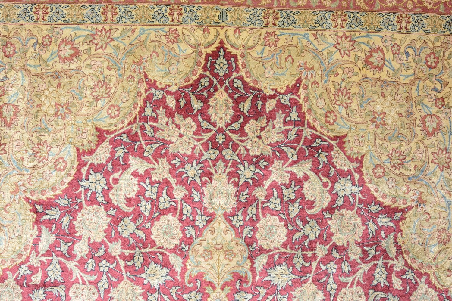 Ghom Silk Royal